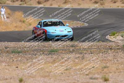 media/Jun-01-2025-CalClub SCCA (Sun) [[eae223c5dd]]/Group 5/Qualifying/